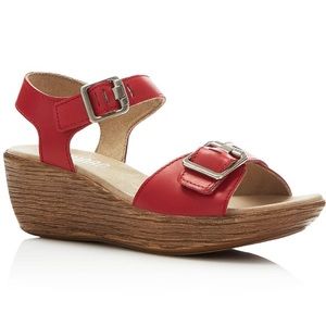 Munro Red wedge sandal